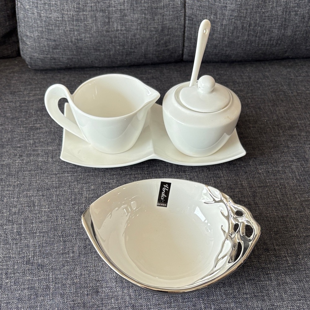 White and Silver Dish Set